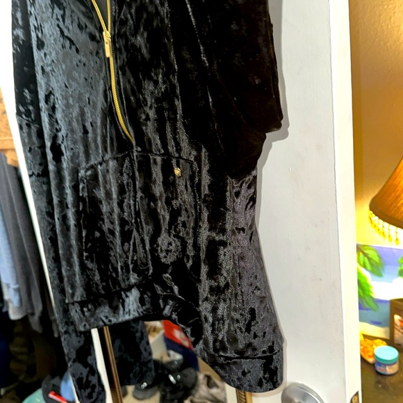 Fabletics Crushed Velour black zip up hoodie & Crushed Velour wide leg pant Red - Picture 5 of 13